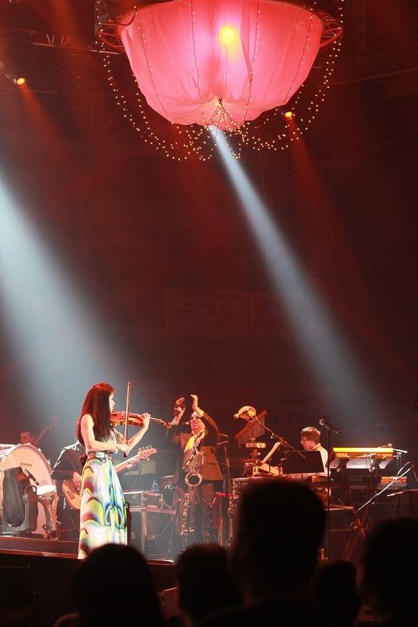 Vanessa Mae v brněnské aréně pořádně zatopila