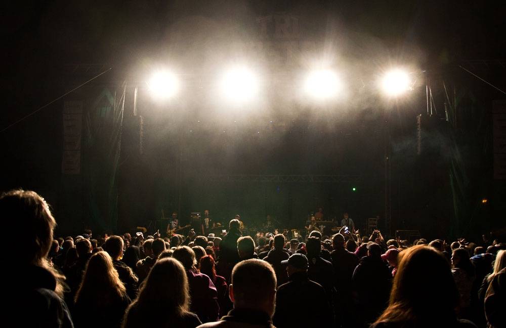 Tři sestry open air v Litvínově: Lou Fanánek Hagen mezi ohni