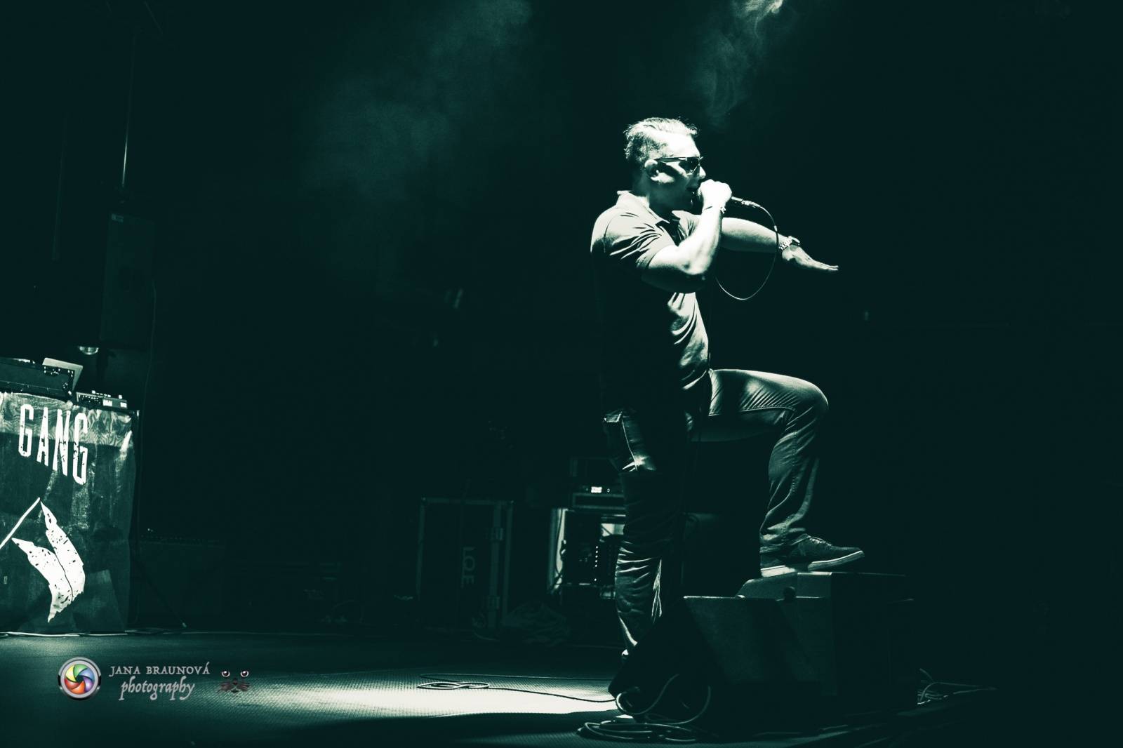 Marpo a Troublegang v Plzni: skákající fanoušci, přetlačování s ochrankou a divoká show