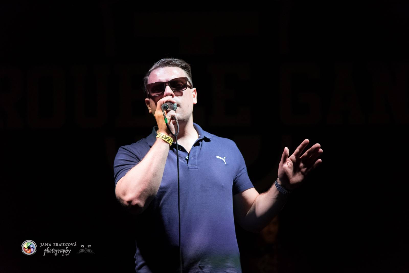 Marpo a Troublegang v Plzni: skákající fanoušci, přetlačování s ochrankou a divoká show