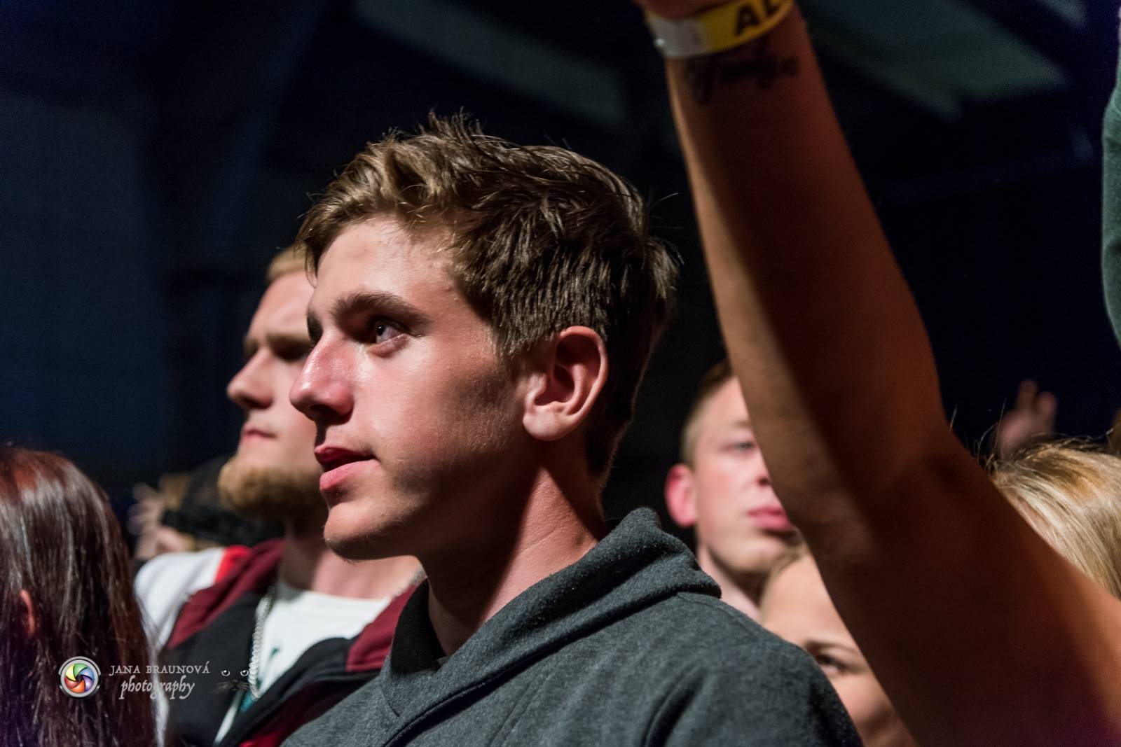 Marpo a Troublegang v Plzni: skákající fanoušci, přetlačování s ochrankou a divoká show