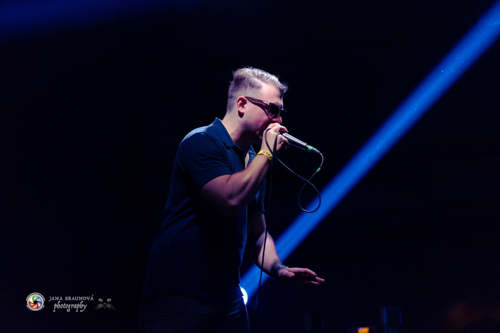 Marpo a Troublegang v Plzni: skákající fanoušci, přetlačování s ochrankou a divoká show