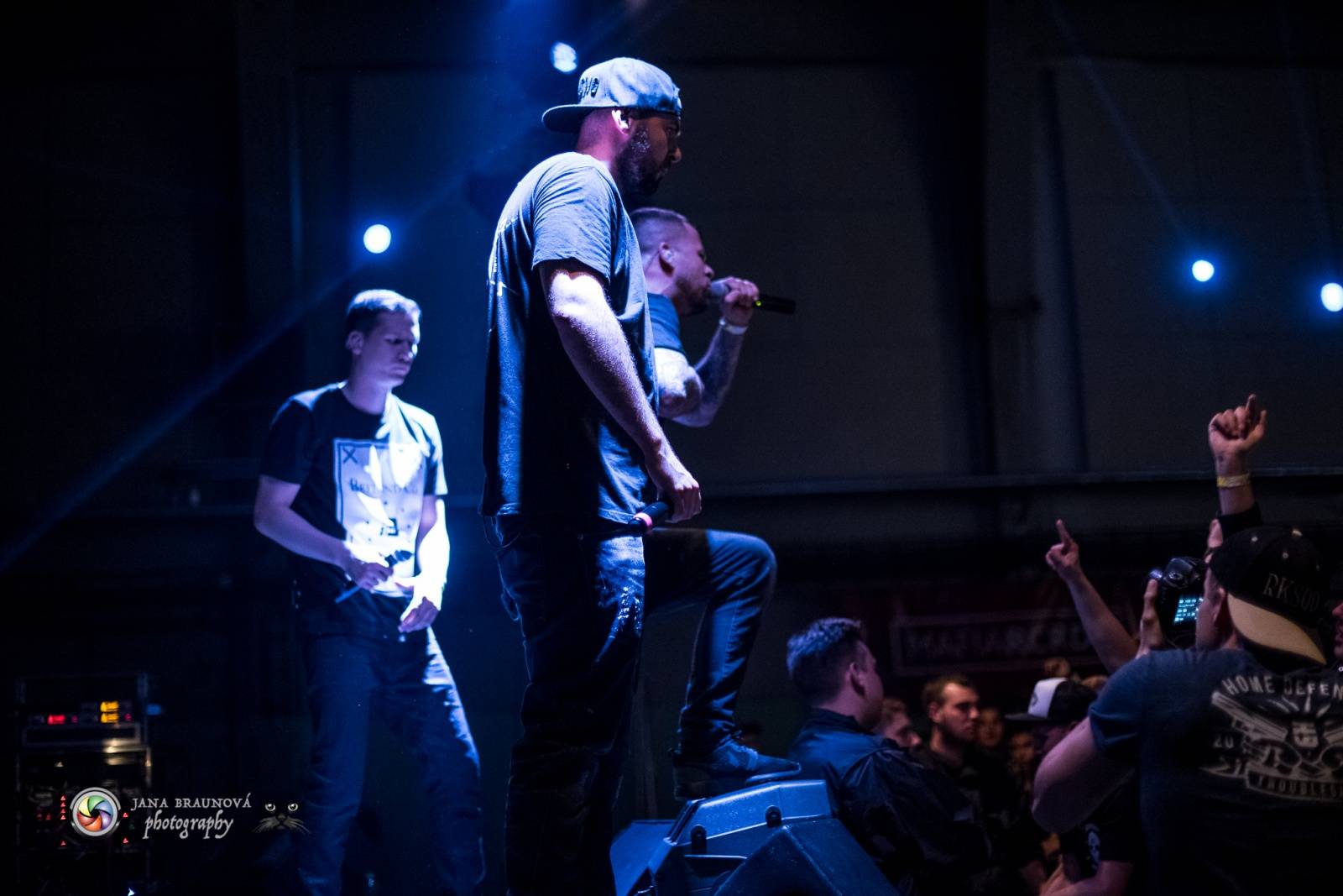 Marpo a Troublegang v Plzni: skákající fanoušci, přetlačování s ochrankou a divoká show