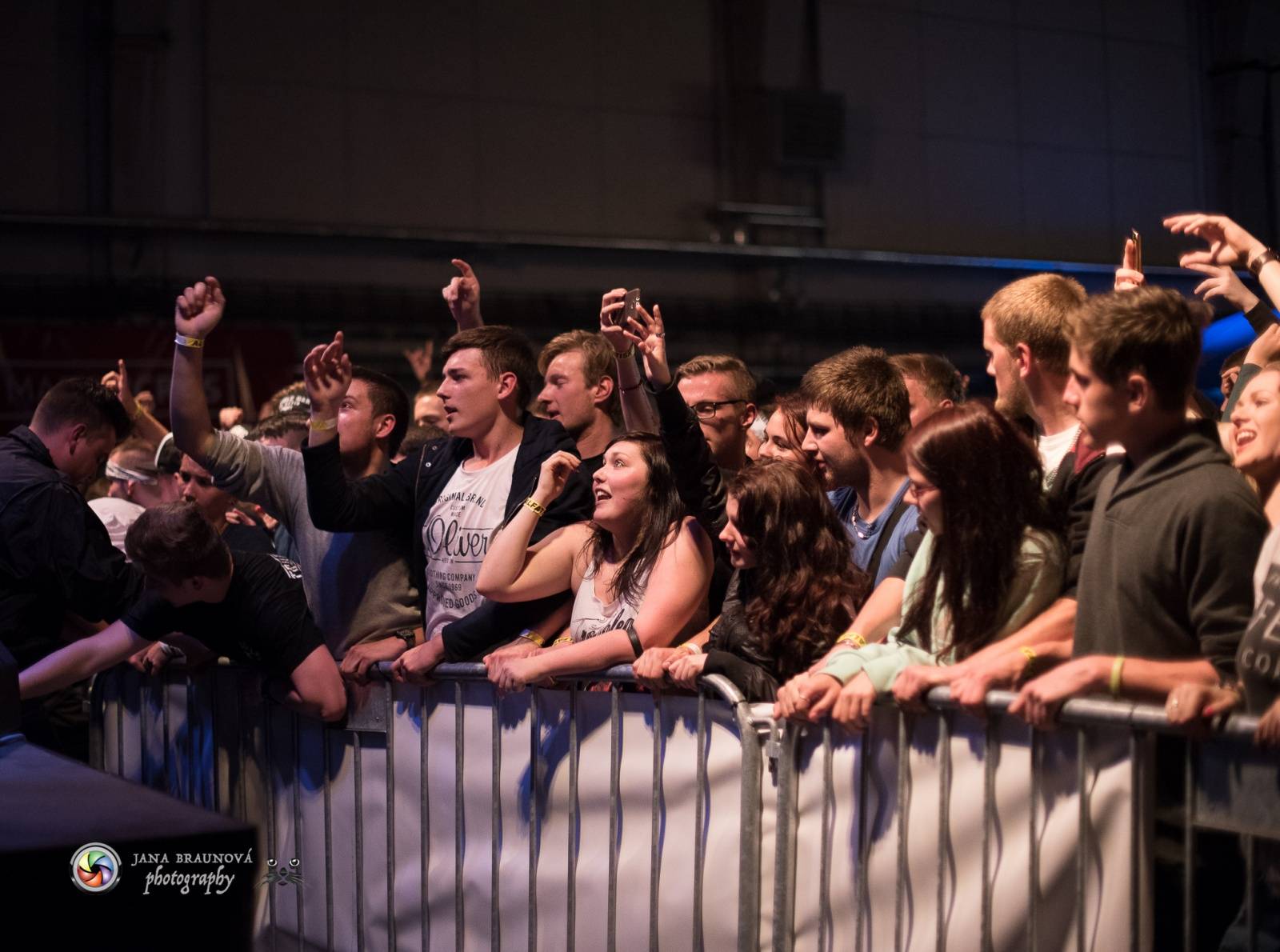 Marpo a Troublegang v Plzni: skákající fanoušci, přetlačování s ochrankou a divoká show