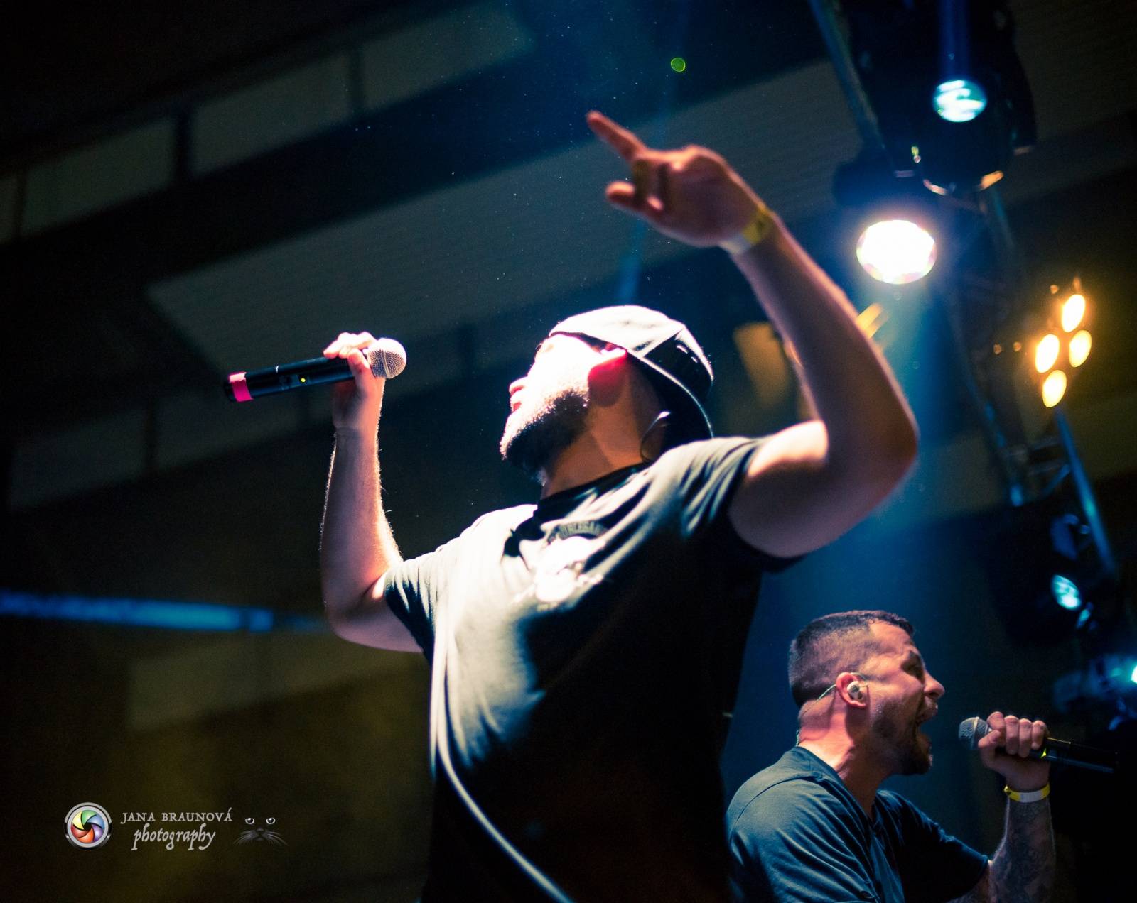 Marpo a Troublegang v Plzni: skákající fanoušci, přetlačování s ochrankou a divoká show