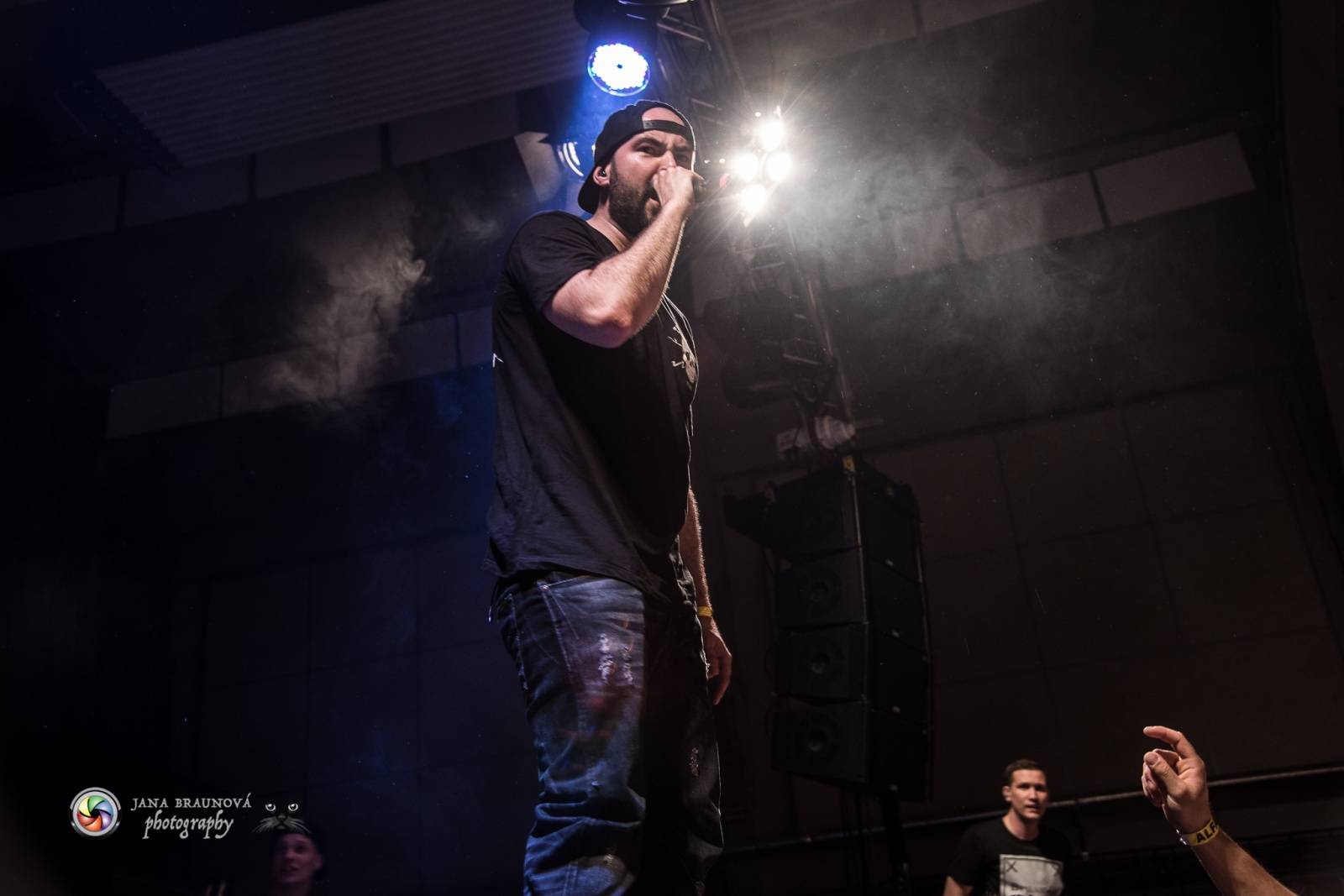 Marpo a Troublegang v Plzni: skákající fanoušci, přetlačování s ochrankou a divoká show