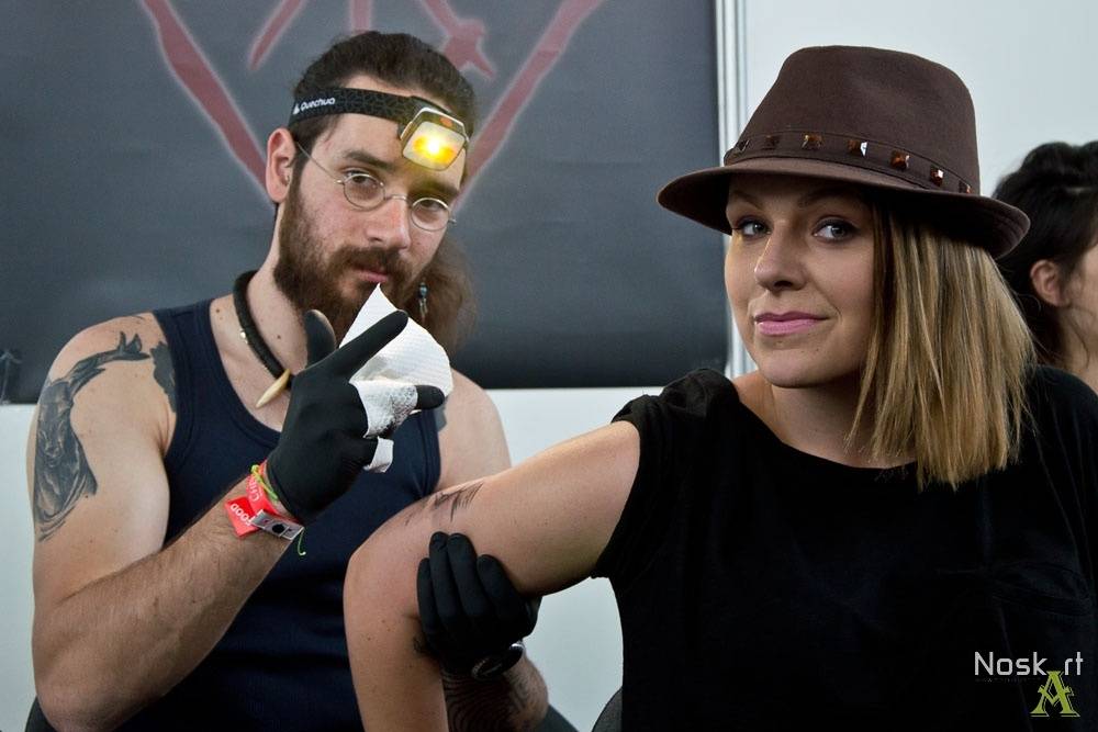 Tattoo Convention v Praze: Krásné ženy a mistři tetování