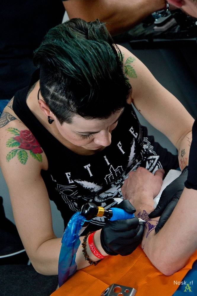 Tattoo Convention v Praze: Krásné ženy a mistři tetování