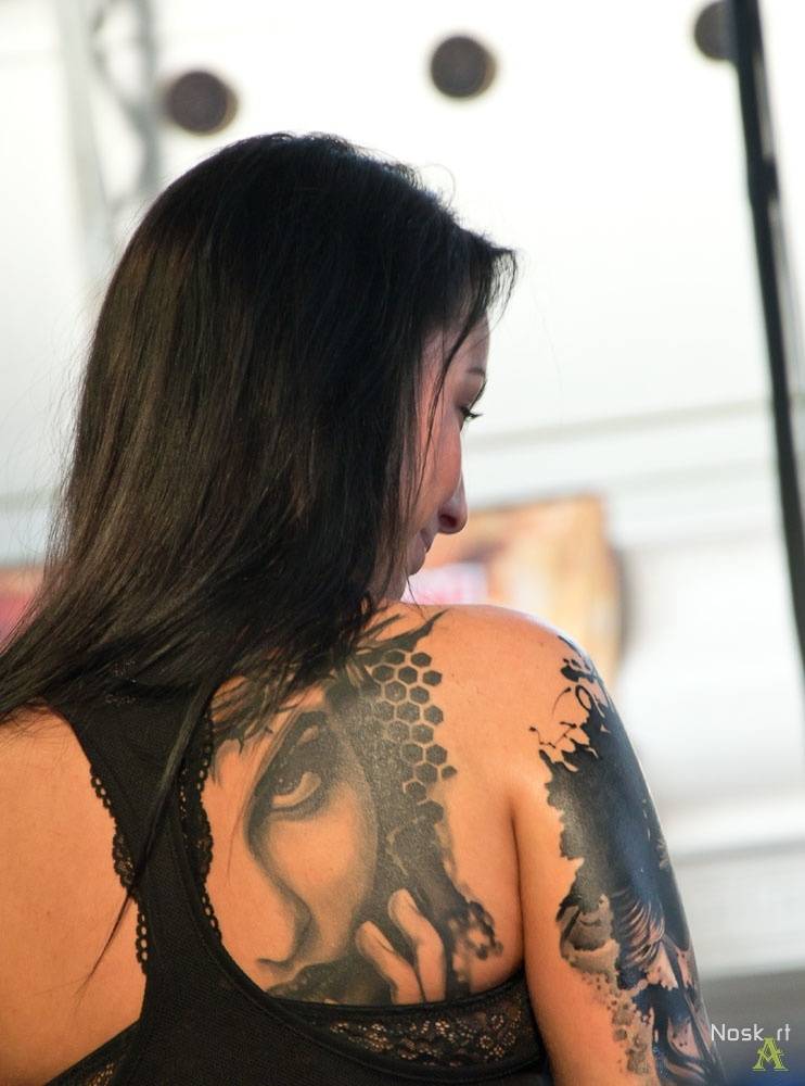 Tattoo Convention v Praze: Krásné ženy a mistři tetování
