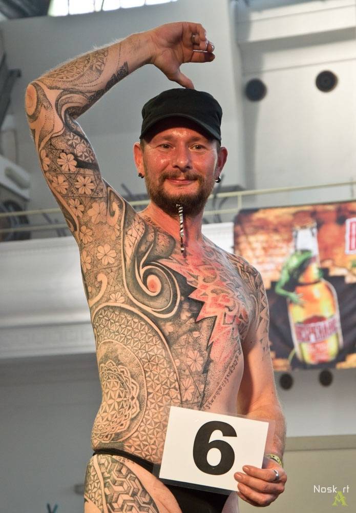 Tattoo Convention v Praze: Krásné ženy a mistři tetování