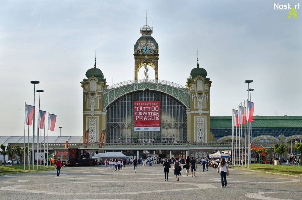 Tattoo Convention v Praze: Krásné ženy a mistři tetování
