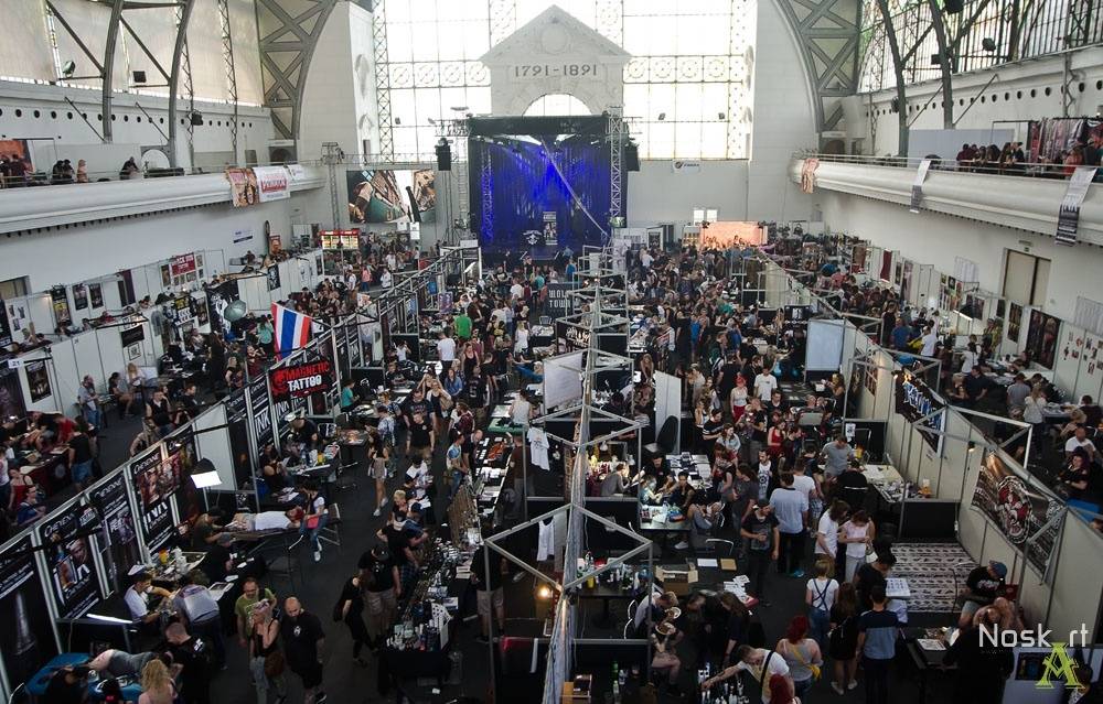 Tattoo Convention v Praze: Krásné ženy a mistři tetování