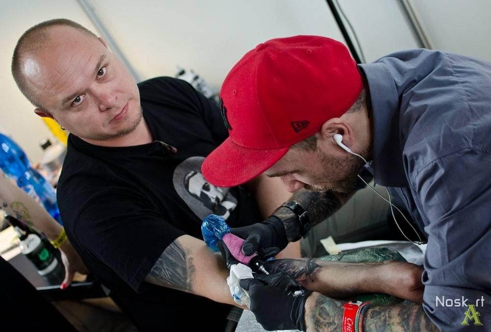Tattoo Convention v Praze: Krásné ženy a mistři tetování