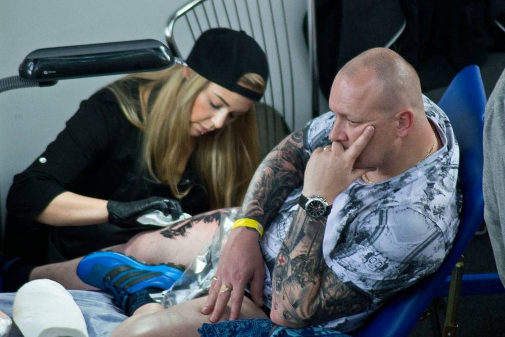 Tattoo Convention v Praze: Krásné ženy a mistři tetování