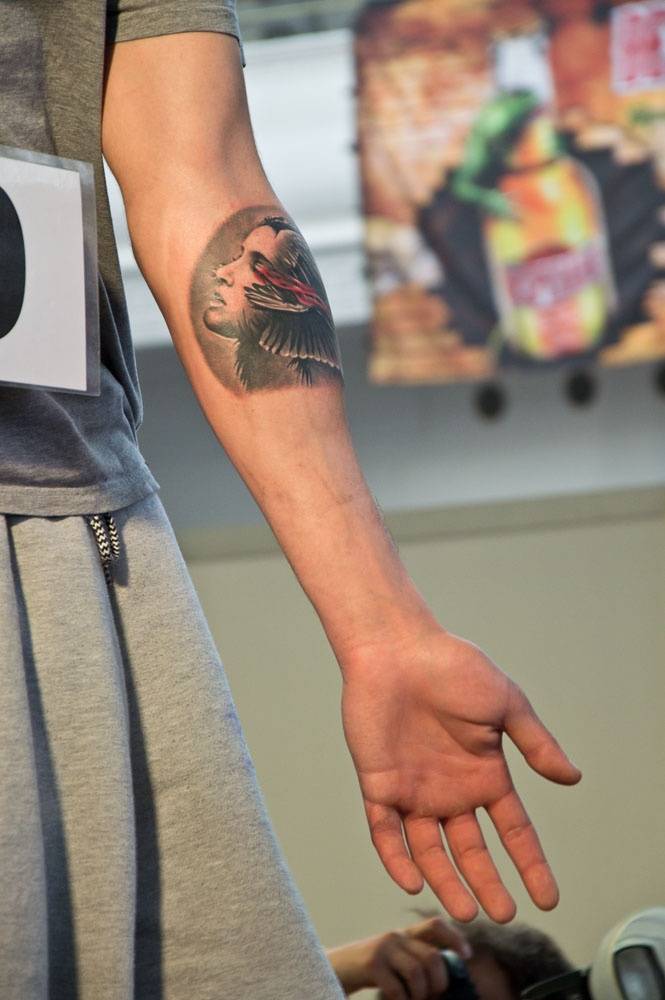 Tattoo Convention v Praze: Krásné ženy a mistři tetování