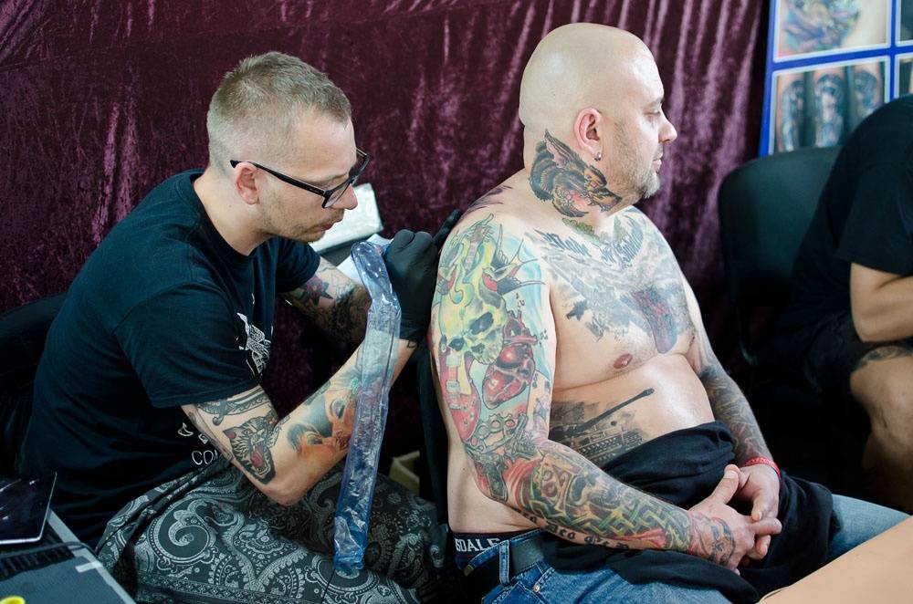 Tattoo Convention v Praze: Krásné ženy a mistři tetování