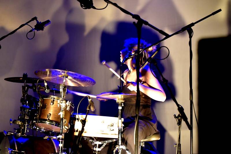 Kimmo Pohjonen Skin, zvaný Jimi Hendrix akordeonu, vystoupil v Praze se svými dcerami