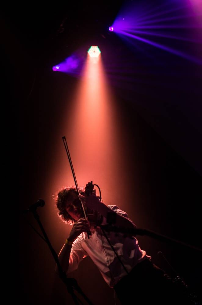 Zrní se vrátili v čase a vyslali hrdinu počítačový hry do světa