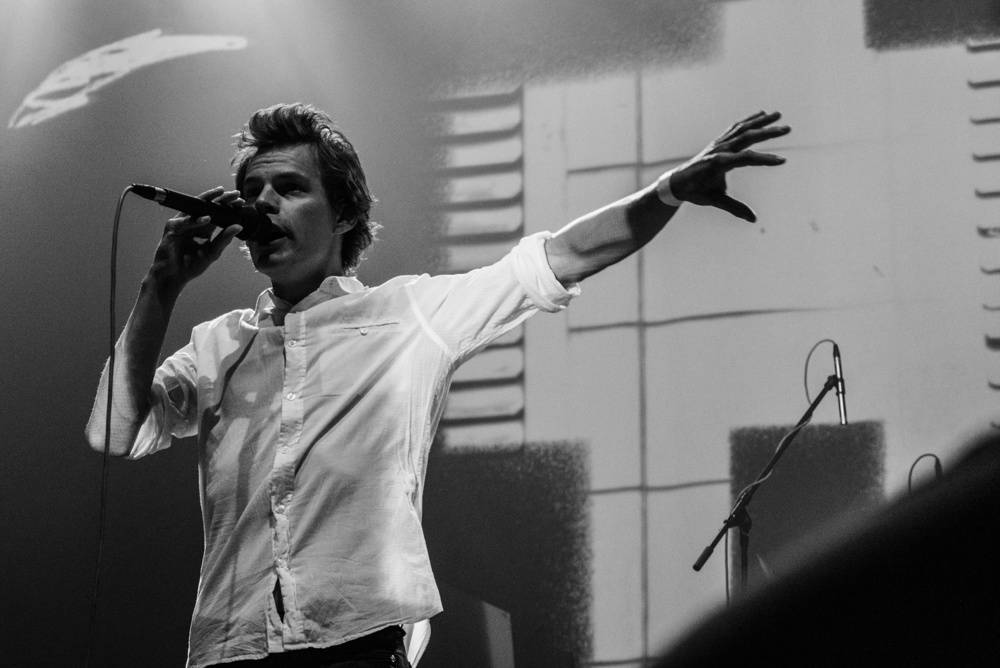 Zrní se vrátili v čase a vyslali hrdinu počítačový hry do světa