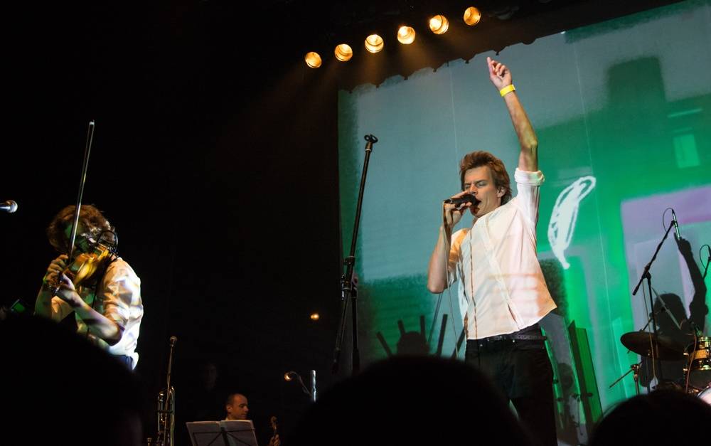 Zrní se vrátili v čase a vyslali hrdinu počítačový hry do světa