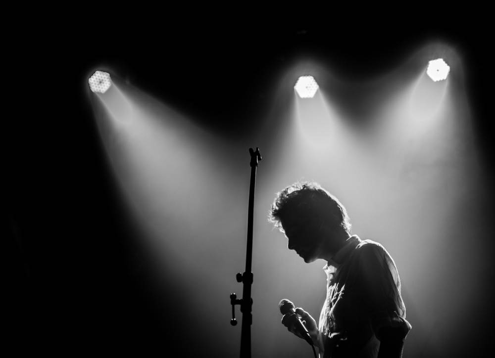 Zrní se vrátili v čase a vyslali hrdinu počítačový hry do světa