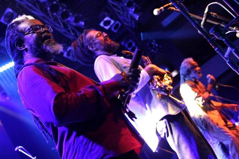 Jamajský večírek v Lucerna Music Baru: publikum rozhoupal Max Romeo 