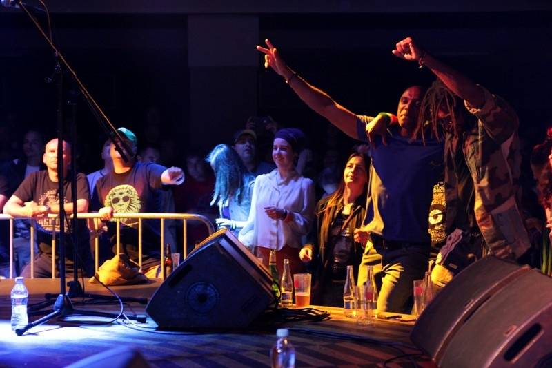 Jamajský večírek v Lucerna Music Baru: publikum rozhoupal Max Romeo 