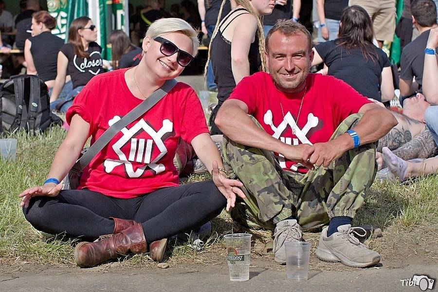 Tři sestry na open airu v Praze: 31. narozeniny, podepisování knihy, punk i Ivan Mládek