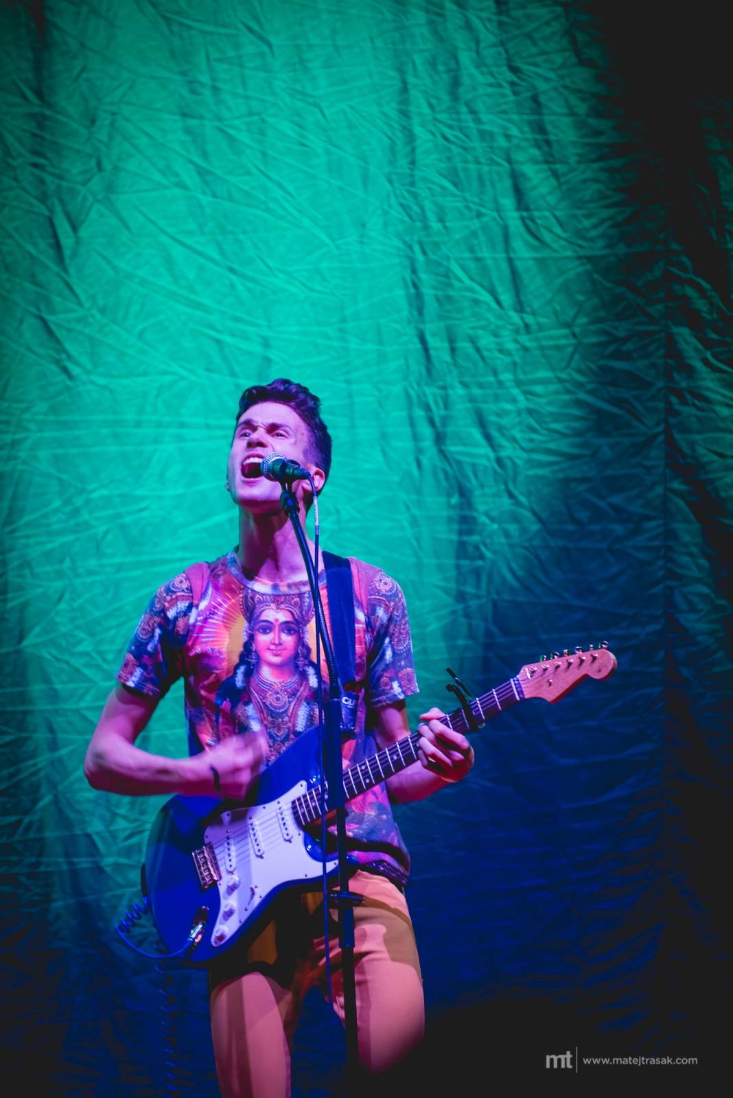 Mika se v Praze dotkl popového nebe