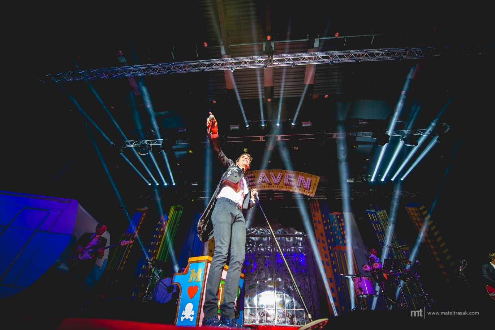 Mika se v Praze dotkl popového nebe