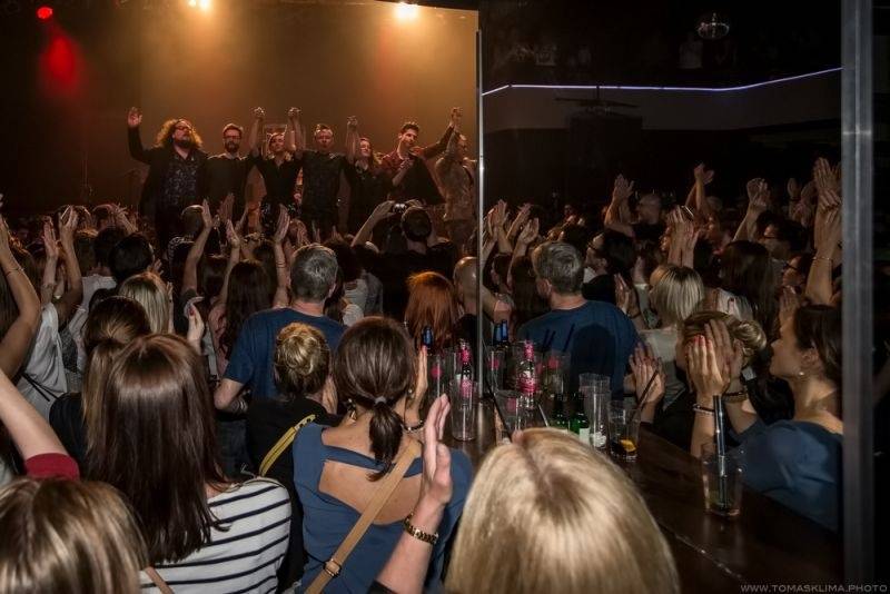 Belgickým Hooverphonic sekundoval v Praze orchestr