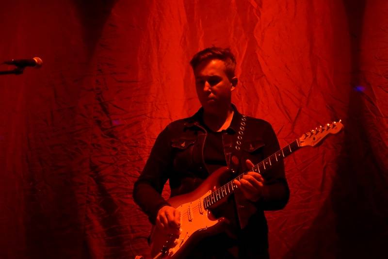 Ještě jednou Mika: Hravý pop naplnil Forum Karlín pozitivní energií