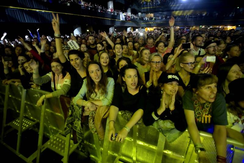 Ještě jednou Mika: Hravý pop naplnil Forum Karlín pozitivní energií