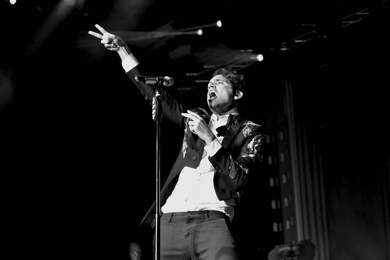 Ještě jednou Mika: Hravý pop naplnil Forum Karlín pozitivní energií