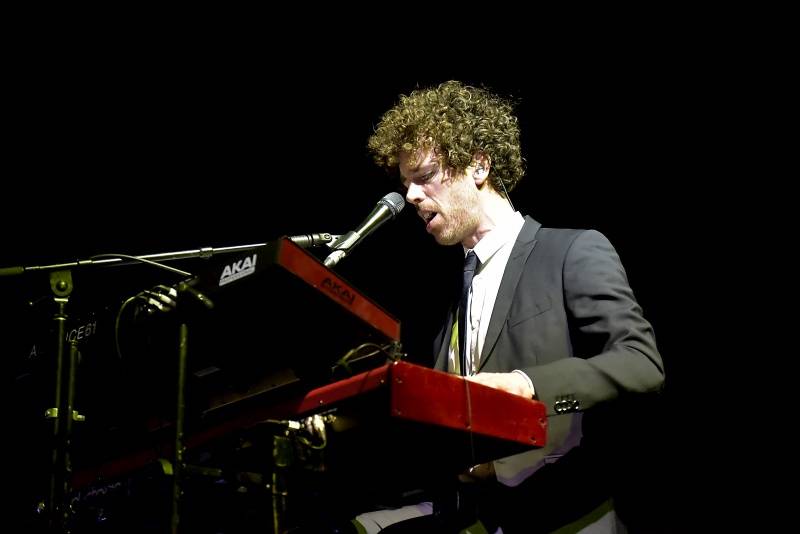 Ještě jednou Mika: Hravý pop naplnil Forum Karlín pozitivní energií