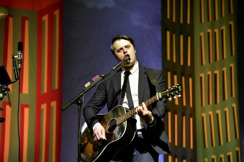 Ještě jednou Mika: Hravý pop naplnil Forum Karlín pozitivní energií