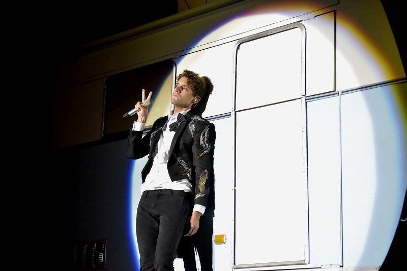 Ještě jednou Mika: Hravý pop naplnil Forum Karlín pozitivní energií