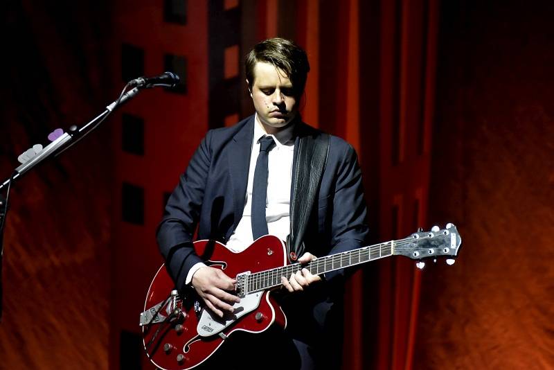 Ještě jednou Mika: Hravý pop naplnil Forum Karlín pozitivní energií