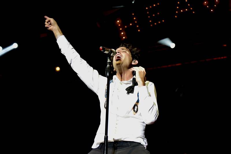 Ještě jednou Mika: Hravý pop naplnil Forum Karlín pozitivní energií