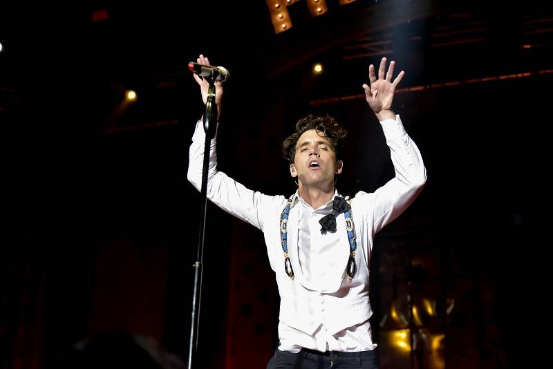 Ještě jednou Mika: Hravý pop naplnil Forum Karlín pozitivní energií