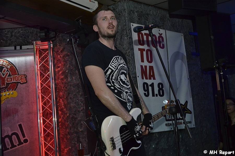 zakázanÝovoce v Kalikováku: Energie a hity rozpumpovaly diváky v Plzni