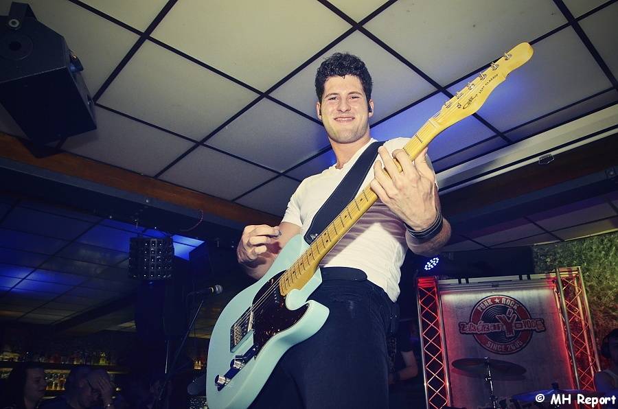 zakázanÝovoce v Kalikováku: Energie a hity rozpumpovaly diváky v Plzni