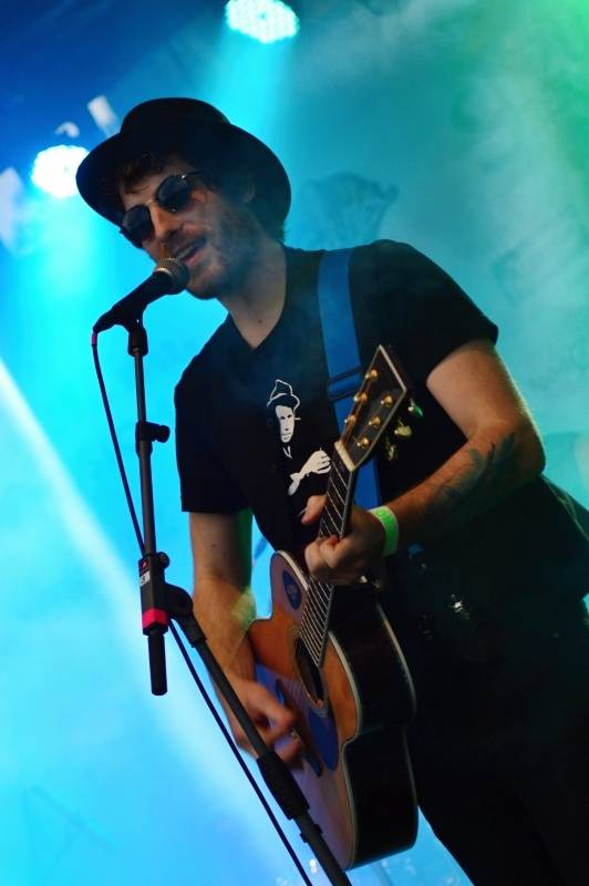 ONLINE: Okoř se šťávou (II.): Hvězdami večerního programu jsou Visací zámek, Sto zvířat, Slza nebo Rybičky 48