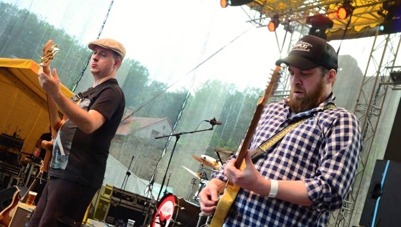 ONLINE: Okoř se šťávou (II.): Hvězdami večerního programu jsou Visací zámek, Sto zvířat, Slza nebo Rybičky 48