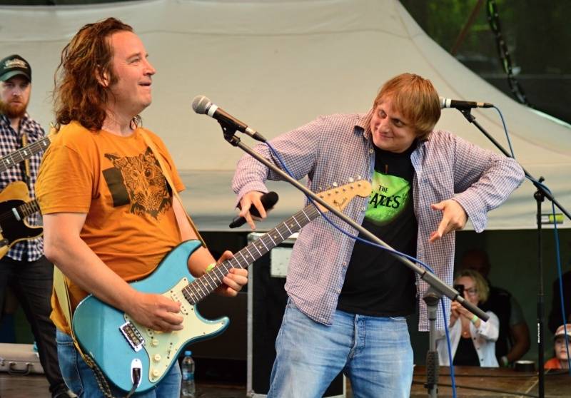 ONLINE: Okoř se šťávou (II.): Hvězdami večerního programu jsou Visací zámek, Sto zvířat, Slza nebo Rybičky 48