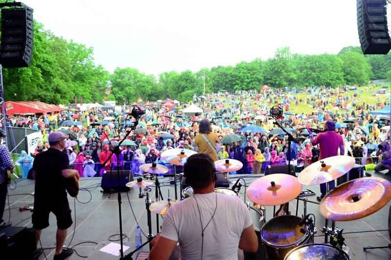 ONLINE: Okoř se šťávou (II.): Hvězdami večerního programu jsou Visací zámek, Sto zvířat, Slza nebo Rybičky 48