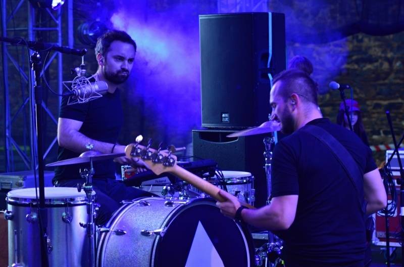 ONLINE: Okoř se šťávou (II.): Hvězdami večerního programu jsou Visací zámek, Sto zvířat, Slza nebo Rybičky 48