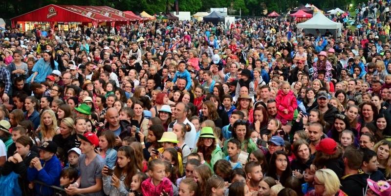 ONLINE: Okoř se šťávou (II.): Hvězdami večerního programu jsou Visací zámek, Sto zvířat, Slza nebo Rybičky 48