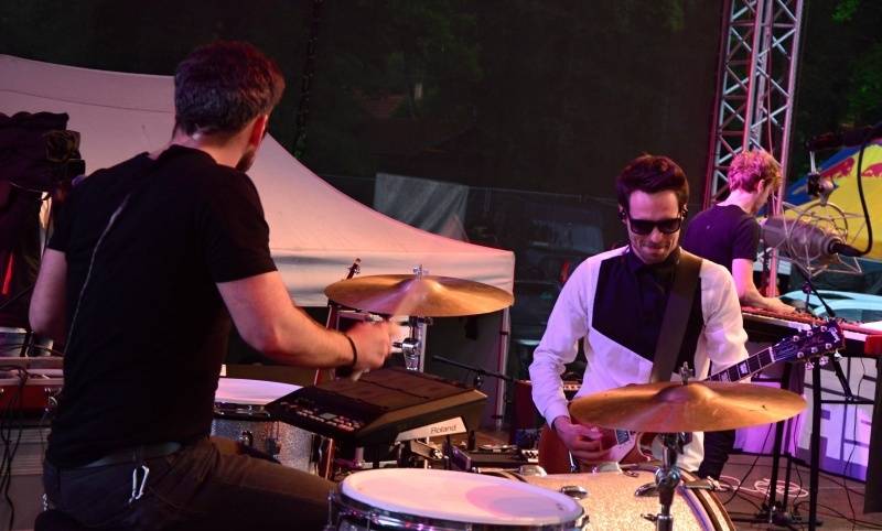 ONLINE: Okoř se šťávou (II.): Hvězdami večerního programu jsou Visací zámek, Sto zvířat, Slza nebo Rybičky 48