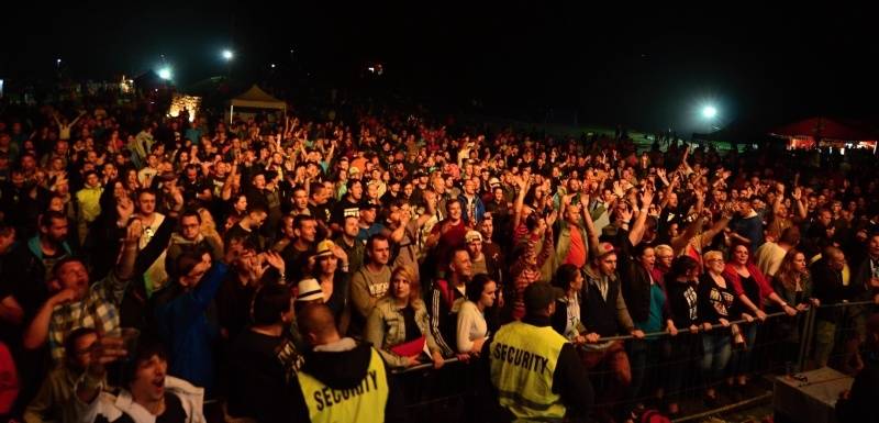 ONLINE: Okoř se šťávou (II.): Hvězdami večerního programu jsou Visací zámek, Sto zvířat, Slza nebo Rybičky 48